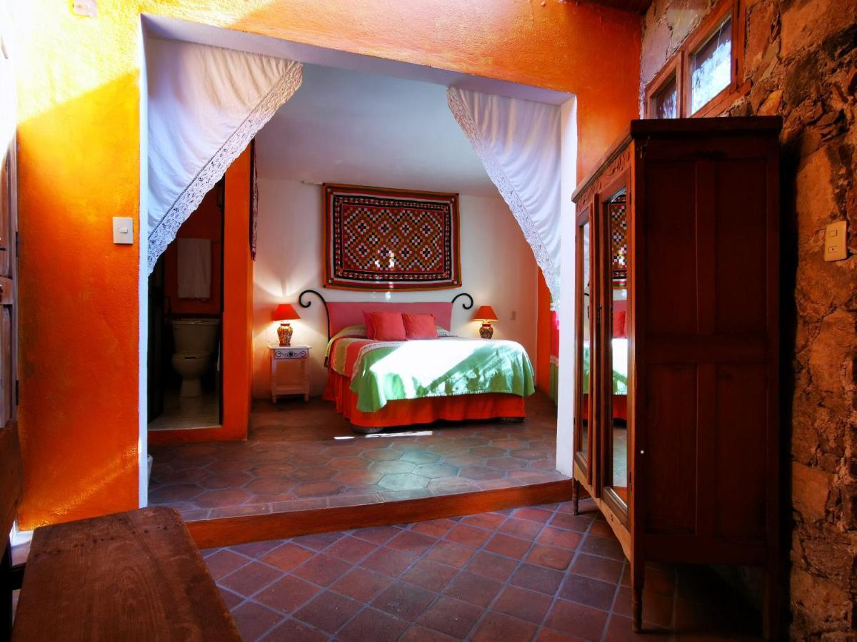Casa De Los Espiritus Alegres By Rotamundos غواناخواتو الغرفة الصورة